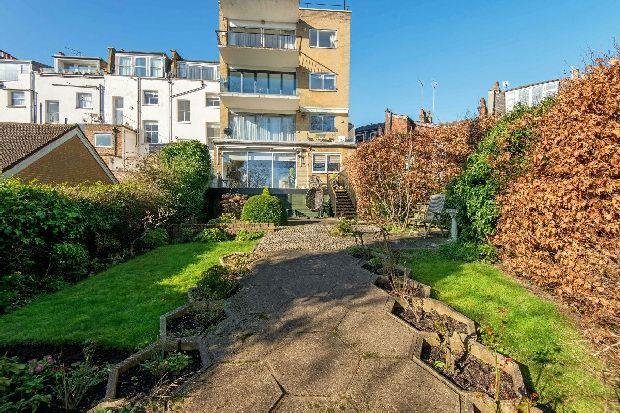 Vale Of Health Hampstead NW3 1AP