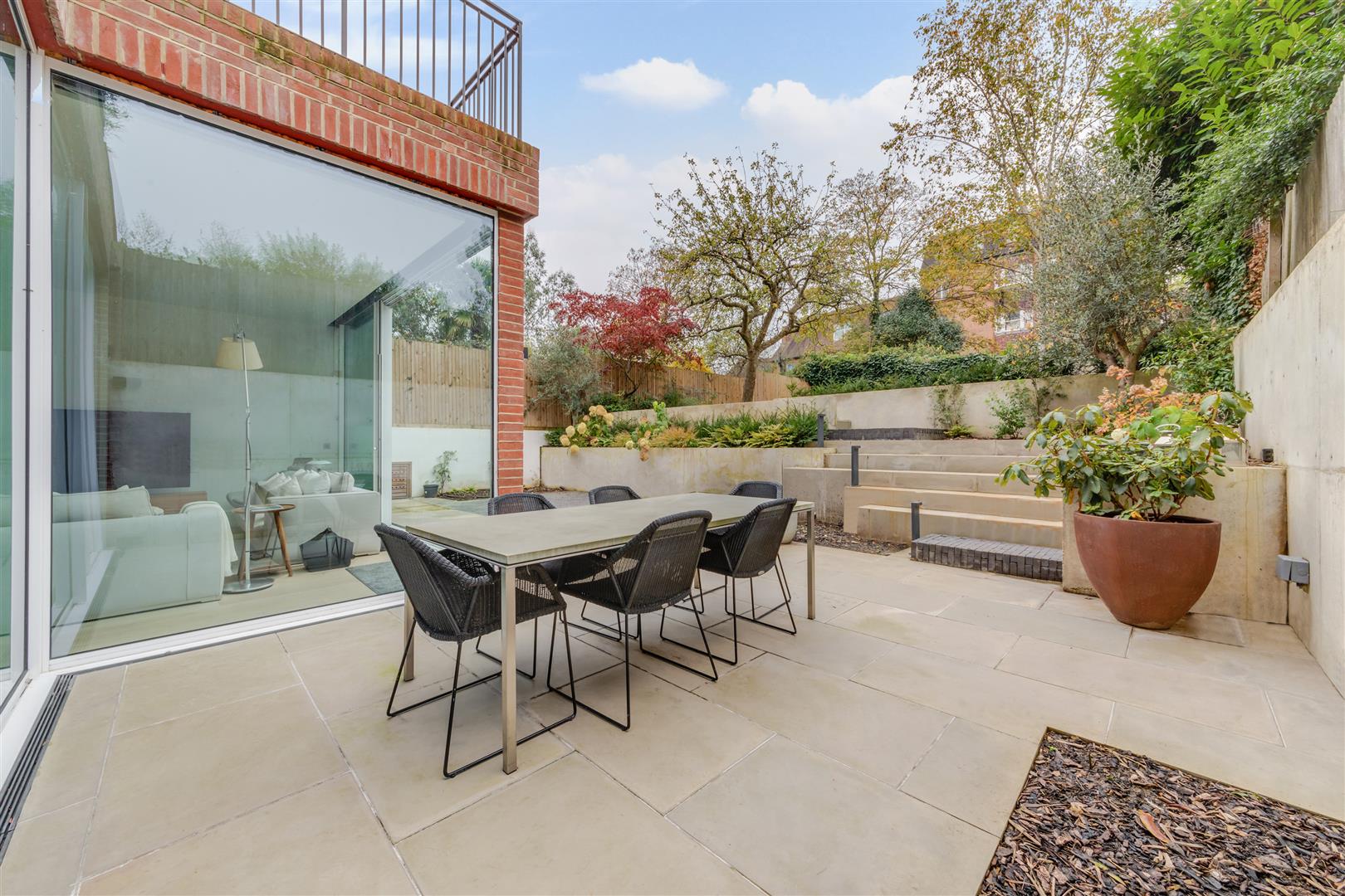 Maresfield Gardens Hampstead NW3 5SD