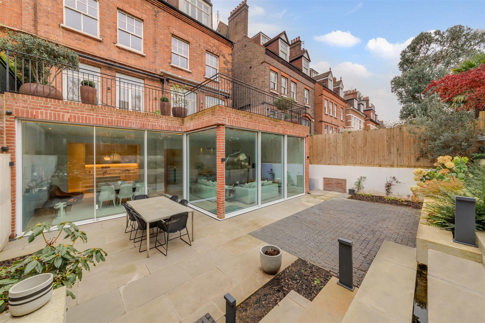 Maresfield Gardens Hampstead NW3 5SD