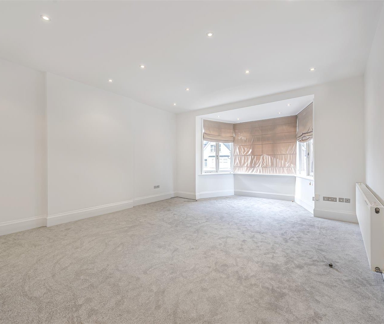 Bracknell Gardens Hampstead NW3 7ED