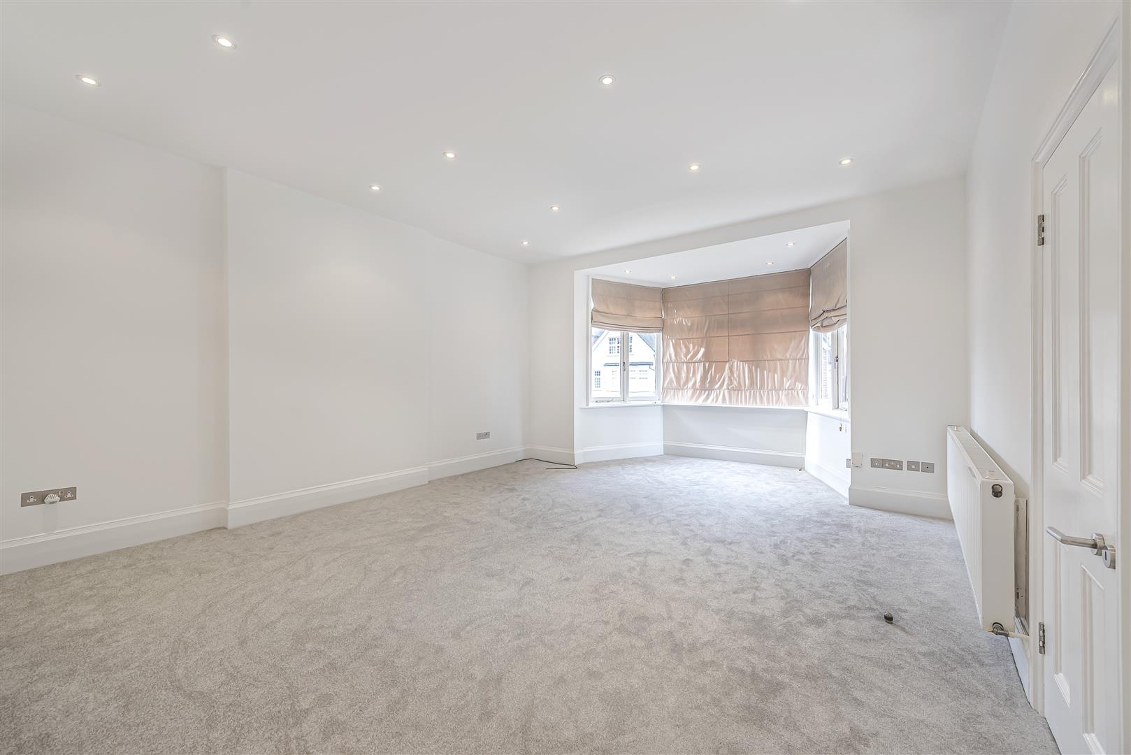 Bracknell Gardens Hampstead NW3 7ED