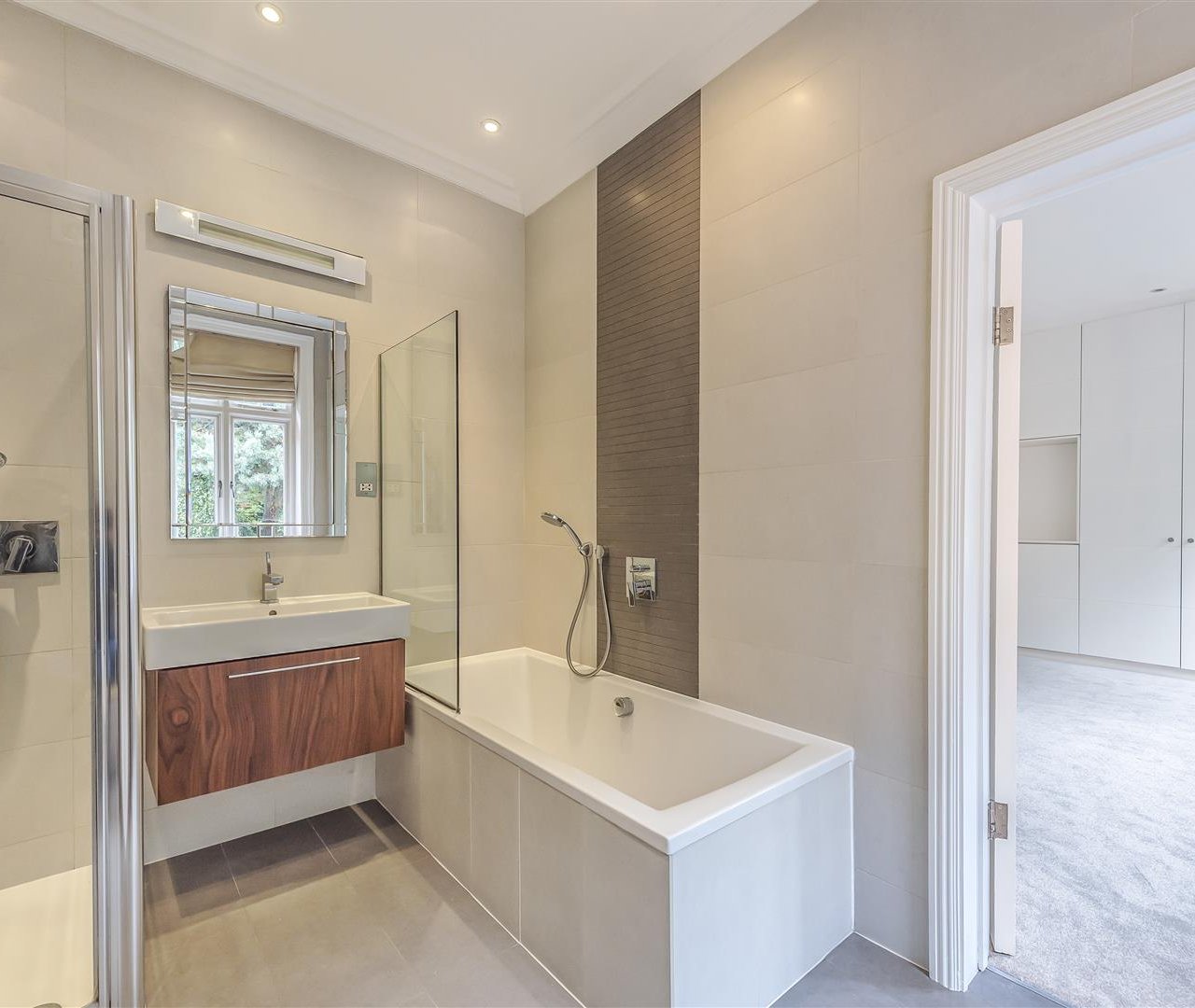 Bracknell Gardens Hampstead NW3 7ED