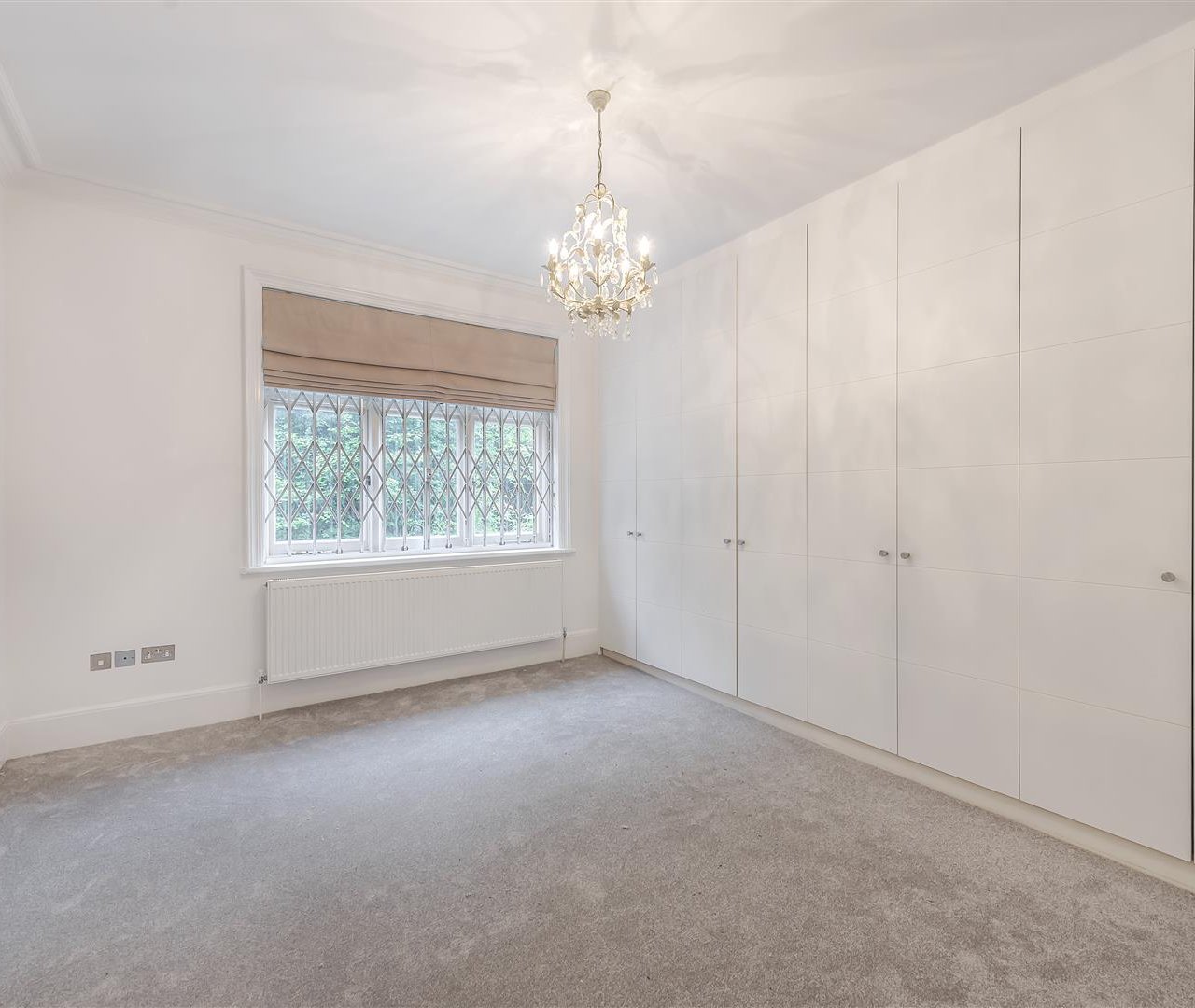 Bracknell Gardens Hampstead NW3 7ED