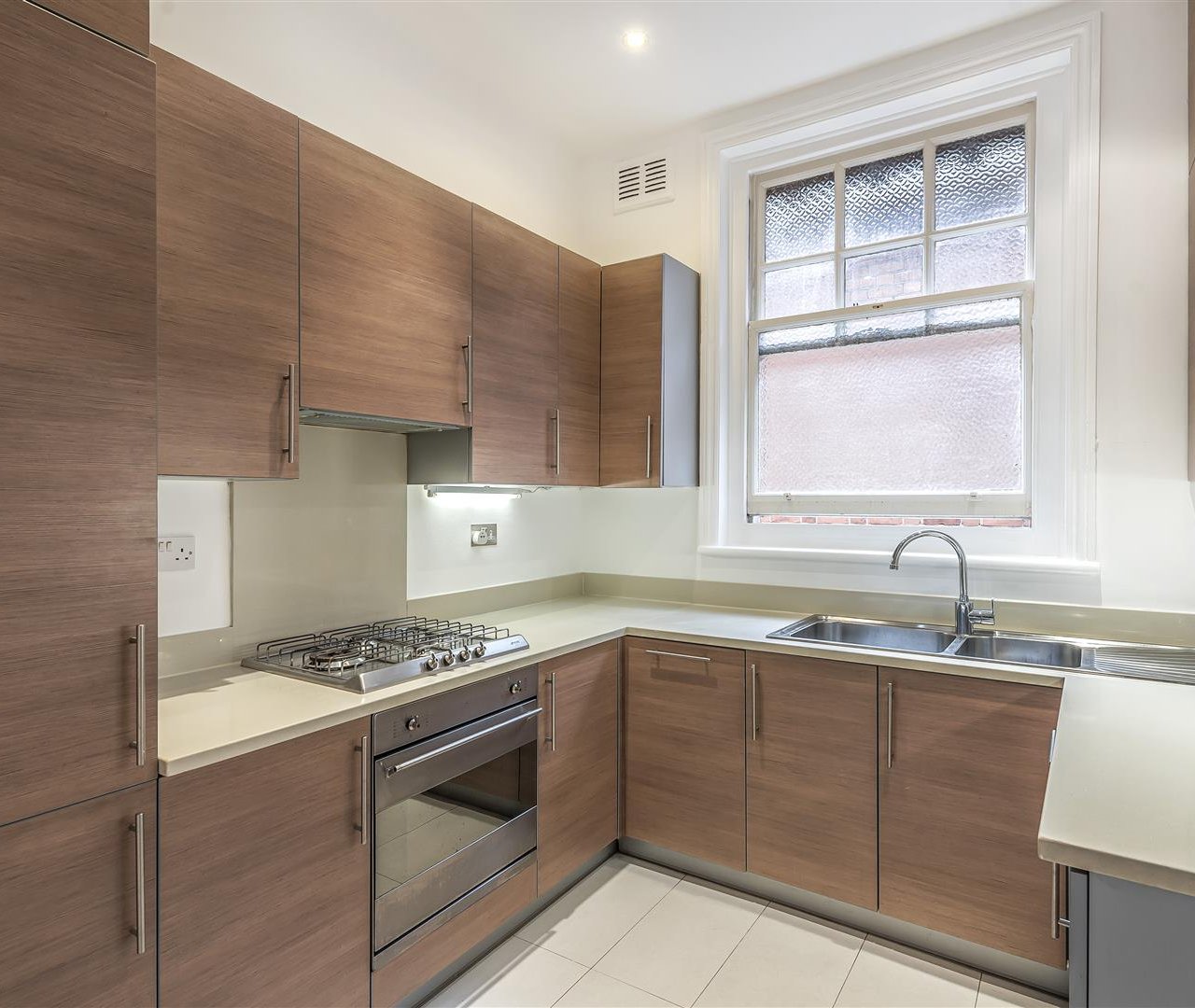 Bracknell Gardens Hampstead NW3 7ED