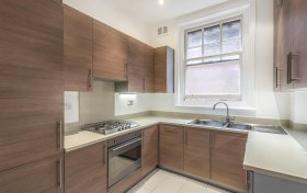 Bracknell Gardens Hampstead NW3 7ED