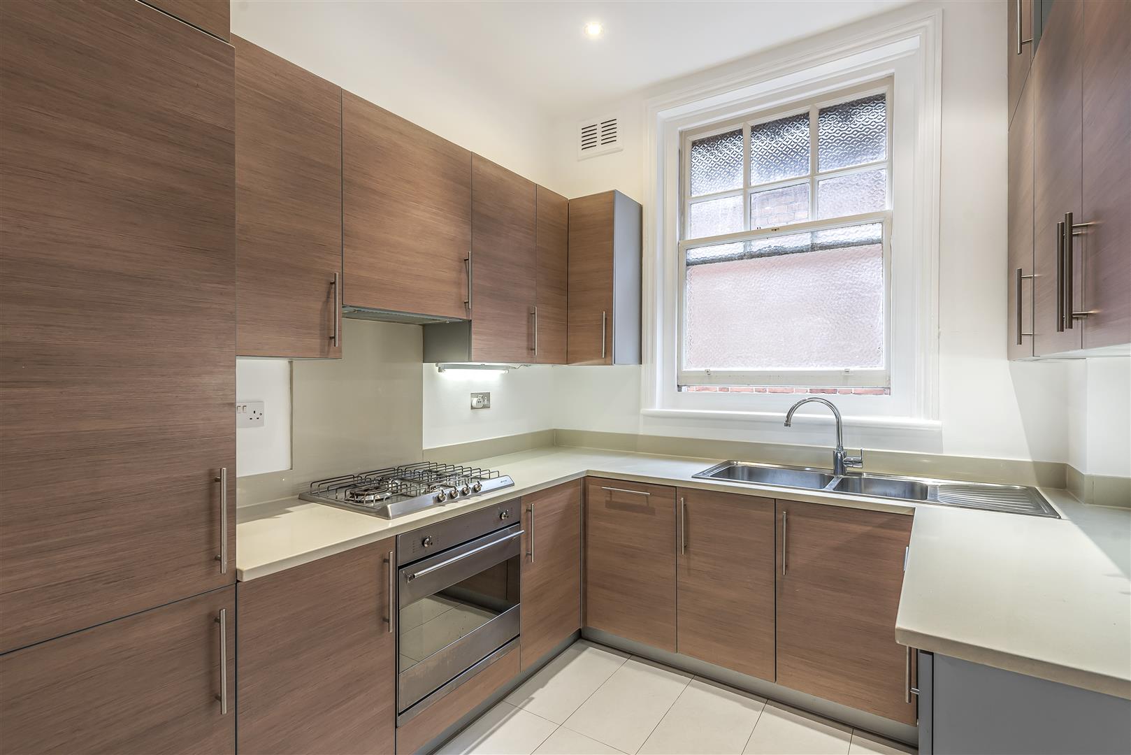 Bracknell Gardens Hampstead NW3 7ED