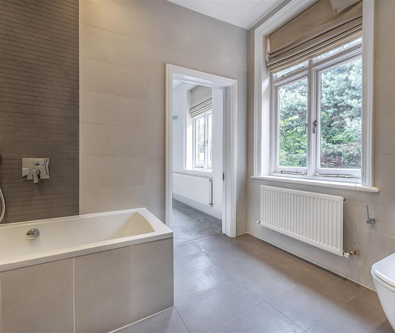 Bracknell Gardens Hampstead NW3 7ED