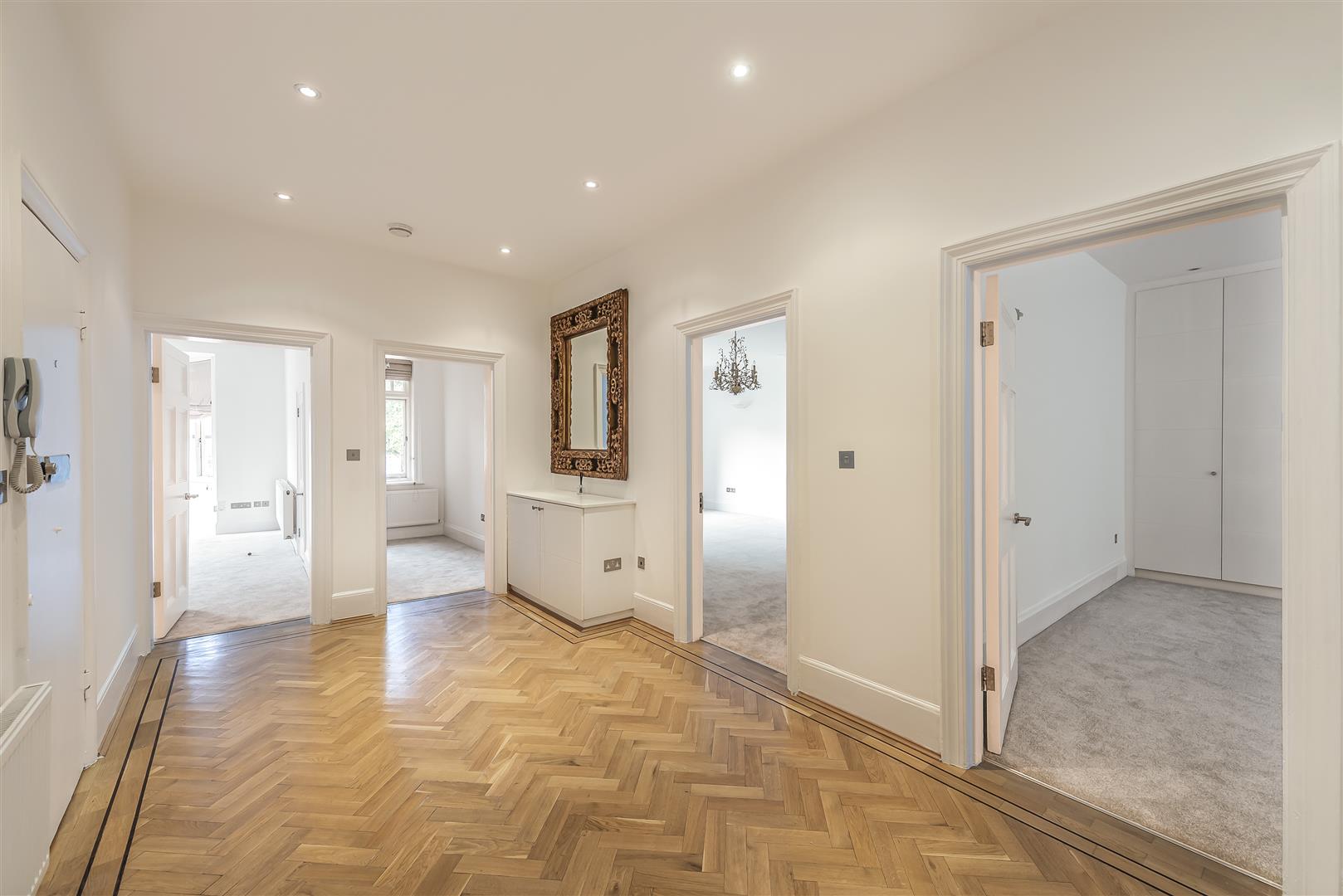 Bracknell Gardens Hampstead NW3 7ED