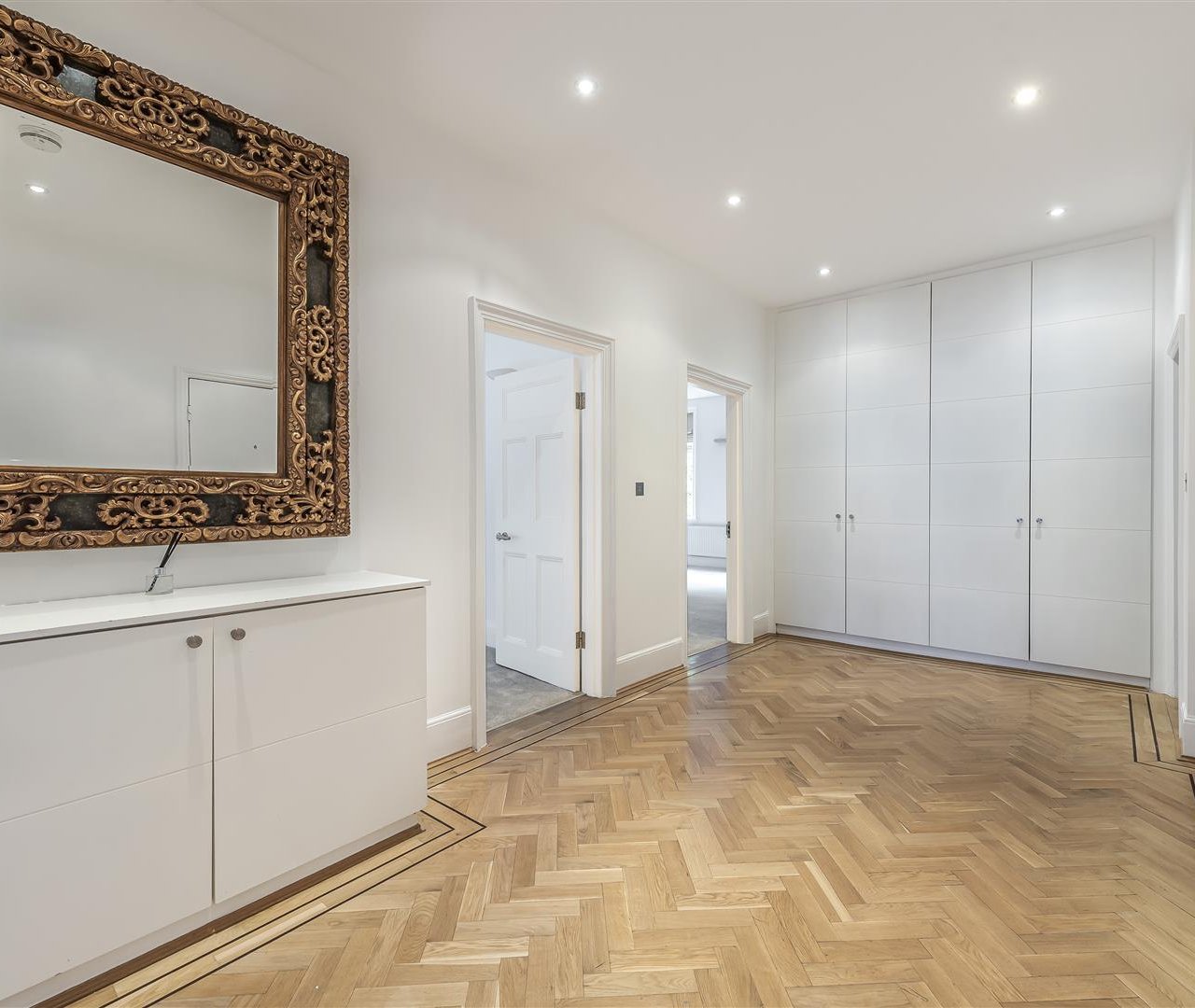 Bracknell Gardens Hampstead NW3 7ED