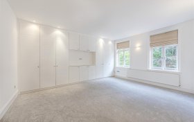 Bracknell Gardens Hampstead NW3 7ED