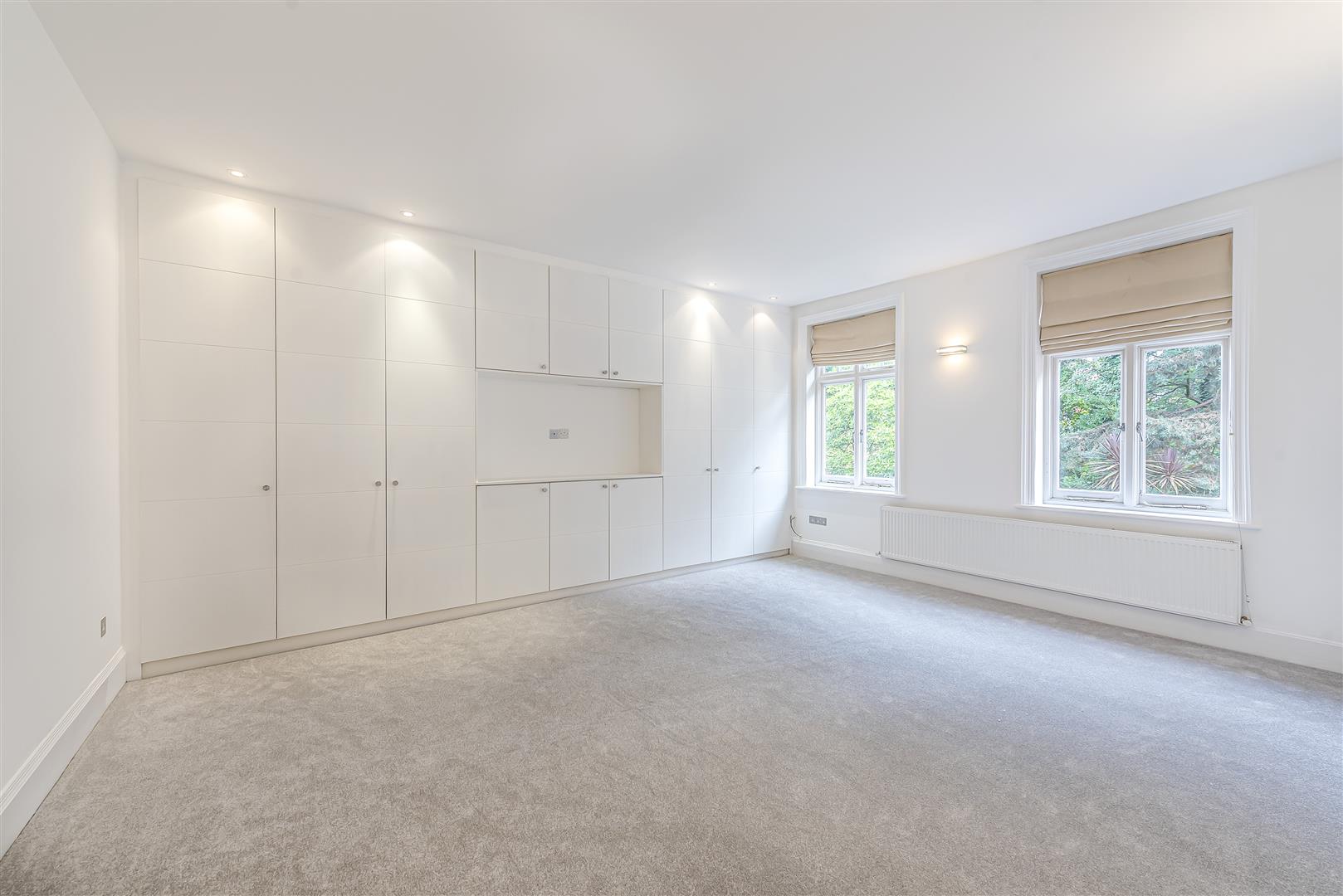 Bracknell Gardens Hampstead NW3 7ED