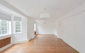 Frognal Lane Hampstead NW3 7EA