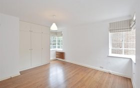 Frognal Lane Hampstead NW3 7EA