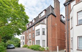 Frognal Lane Hampstead NW3 7EA