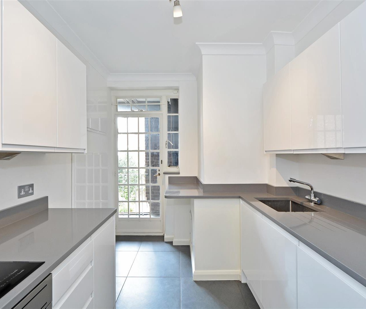 Frognal Lane Hampstead NW3 7EA