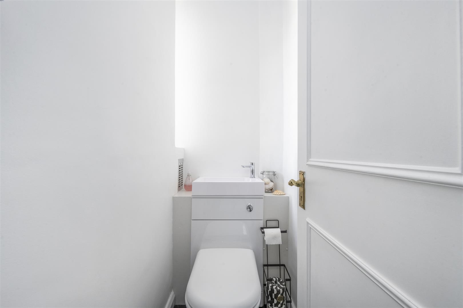 Frognal Lane, Hampstead, NW3 7EA