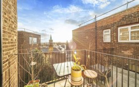 Frognal Lane, Hampstead, NW3 7EA