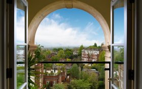 Frognal Rise Hampstead Village NW3 6PZ