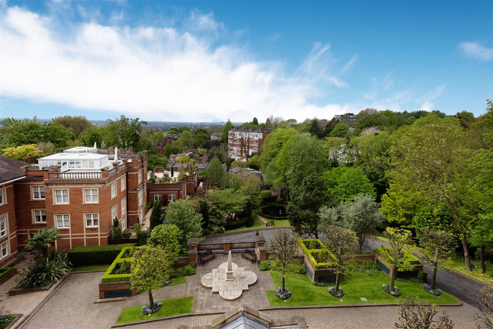 Frognal Rise Hampstead Village NW3 6PZ