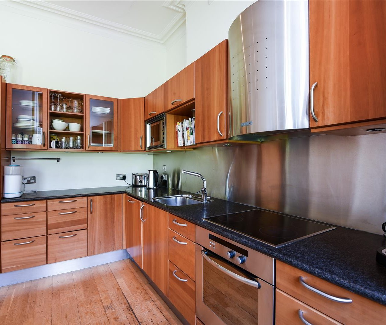 Chesterford Gardens, Hampstead, NW3 7DE