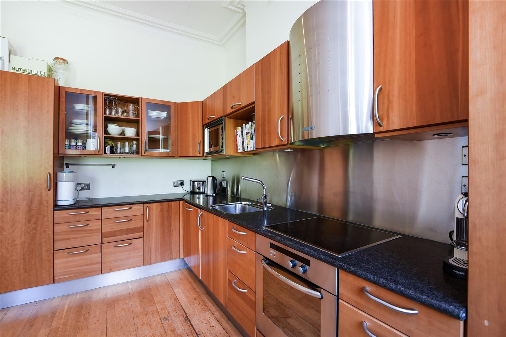 Chesterford Gardens, Hampstead, NW3 7DE