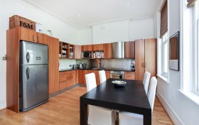 Chesterford Gardens, Hampstead, NW3 7DE