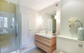 Chesterford Gardens, Hampstead, NW3 7DE