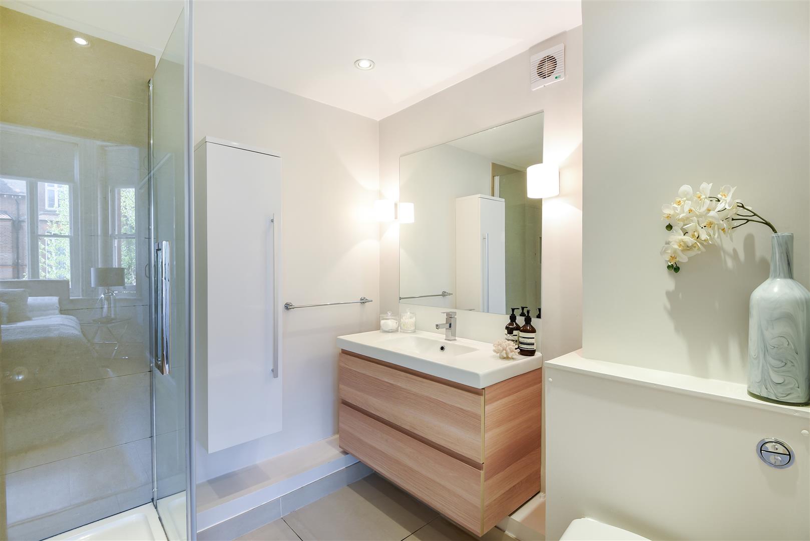 Chesterford Gardens, Hampstead, NW3 7DE