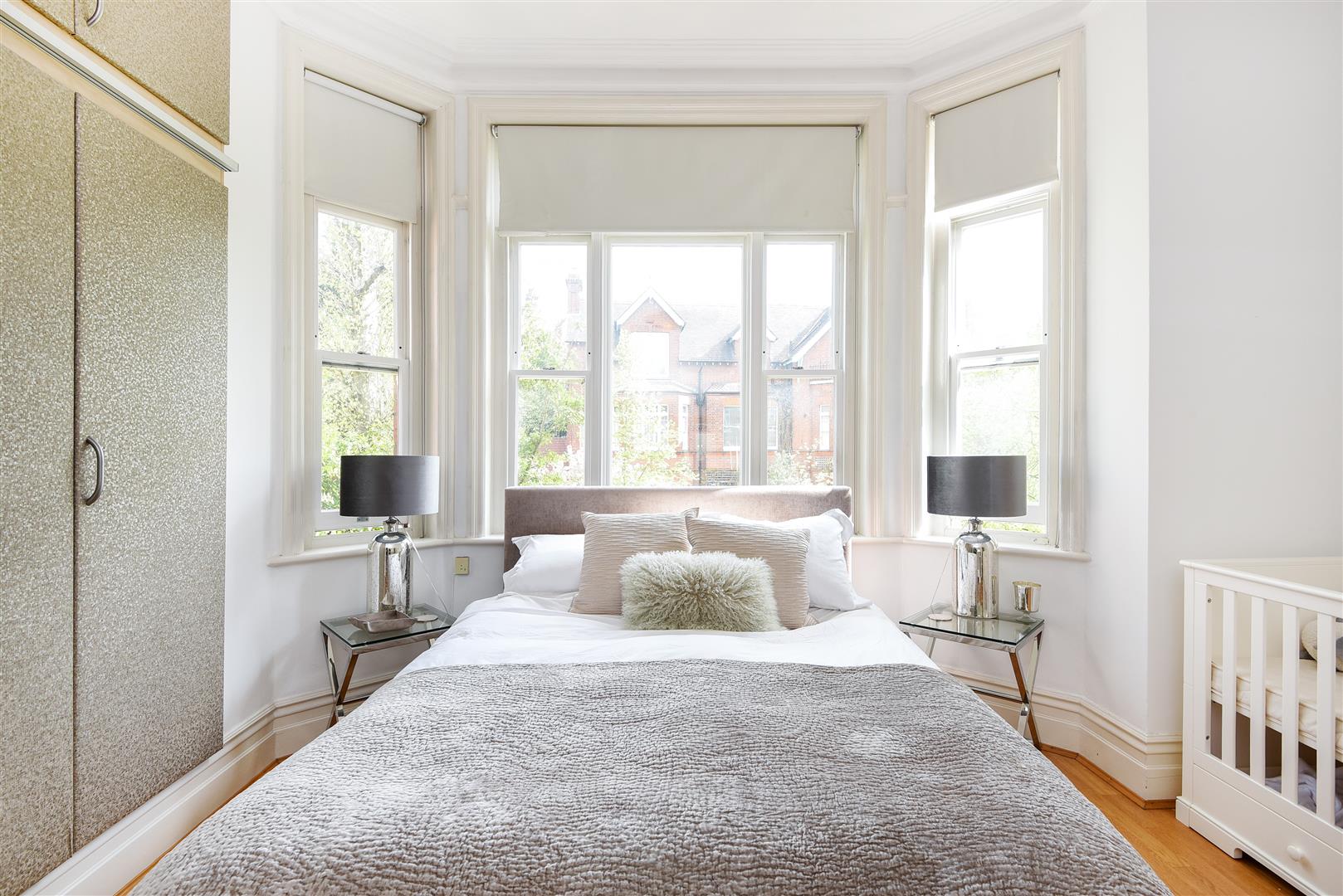 Chesterford Gardens, Hampstead, NW3 7DE