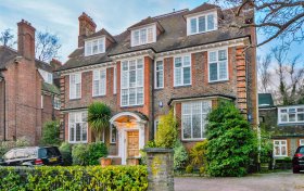 Templewood Avenue Hampstead NW3 7UY