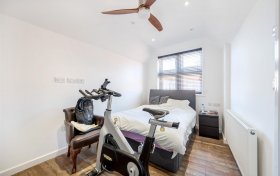 Heath Street, Hampstead Village, NW3 6TE