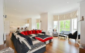 Belsize Grove London NW3 4UR