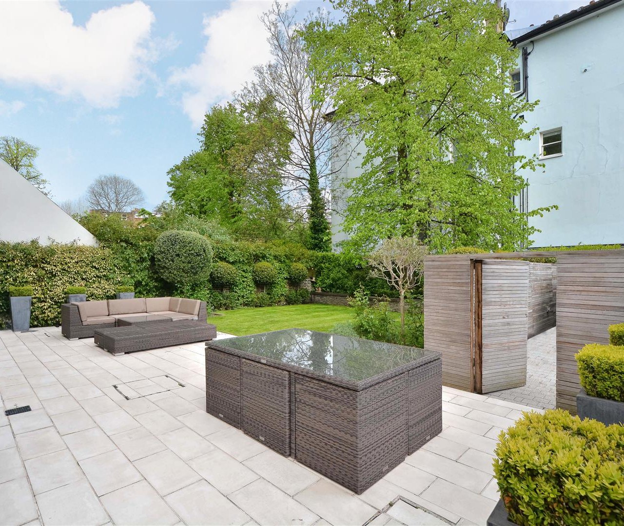 Belsize Grove London NW3 4UR