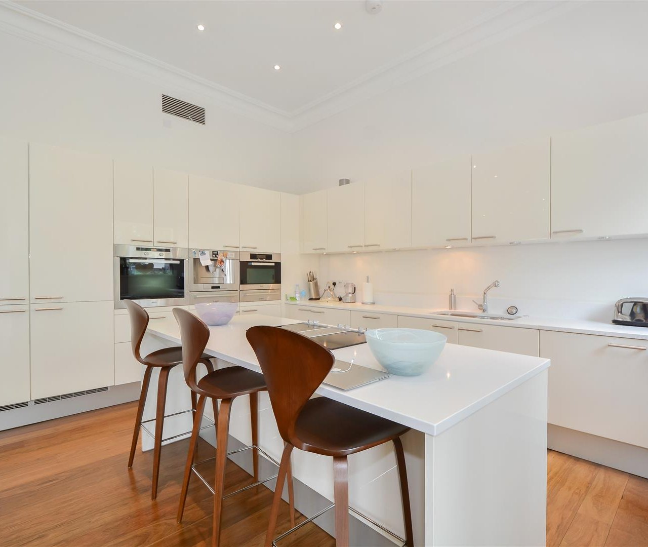 Belsize Grove London NW3 4UR