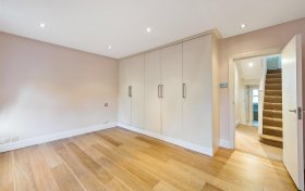 Flask Walk, Hampstead Village, NW3 1HE