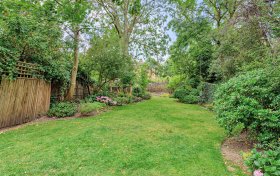 Steeles Road Belsize Park NW3 4SB