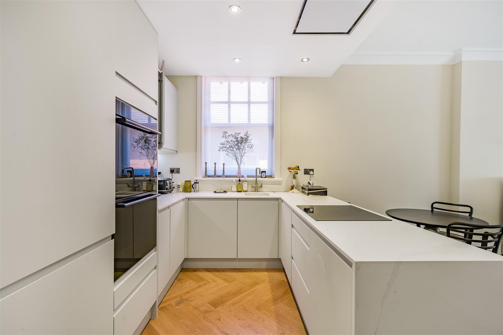 Bracknell Gardens Hampstead NW3 7ED