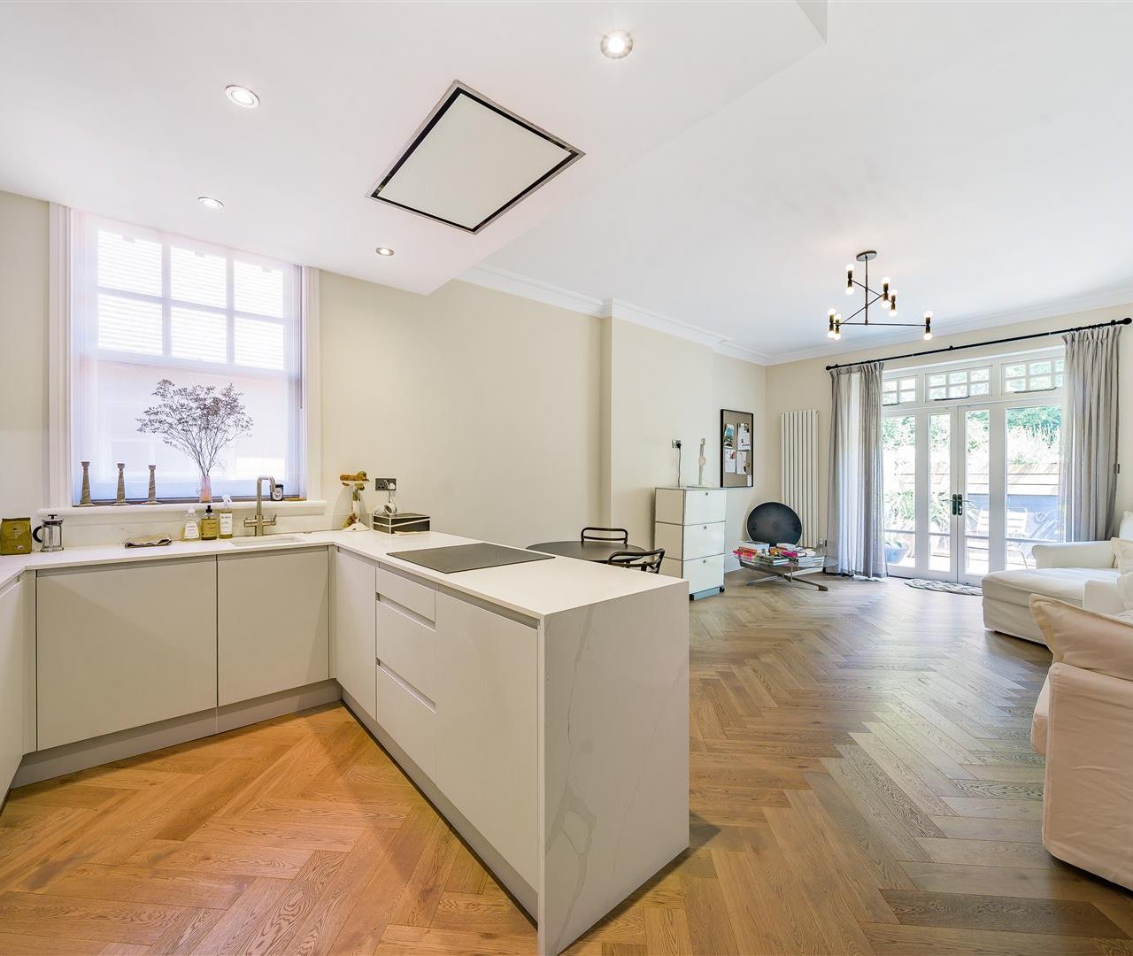 Bracknell Gardens Hampstead NW3 7ED