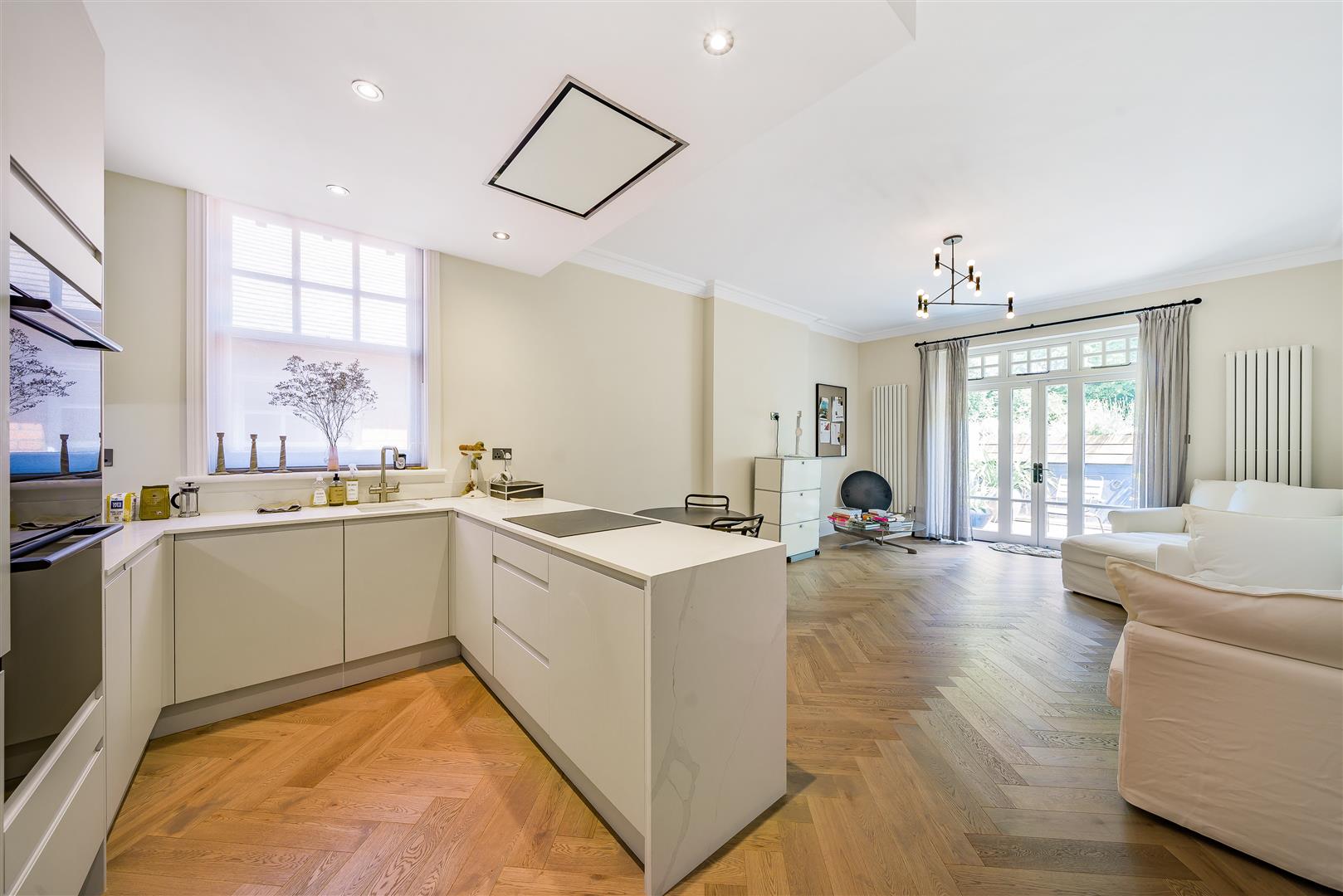 Bracknell Gardens Hampstead NW3 7ED