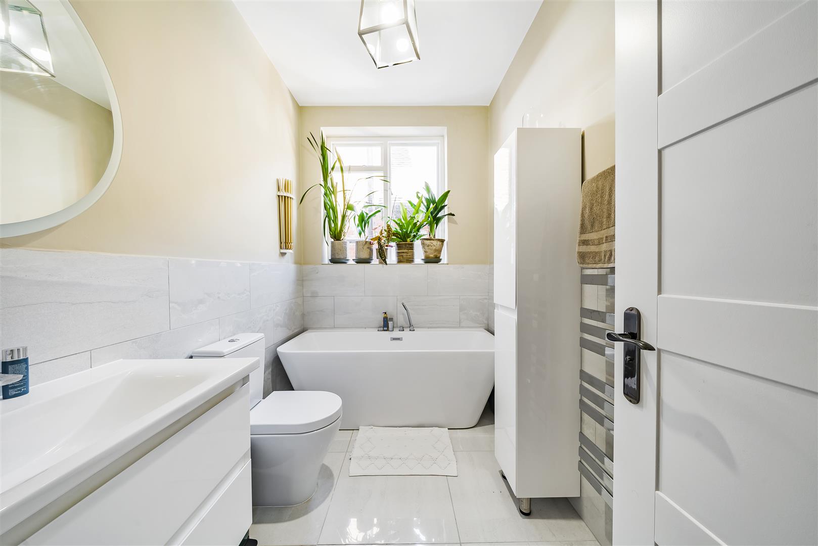 Bracknell Gardens Hampstead NW3 7ED