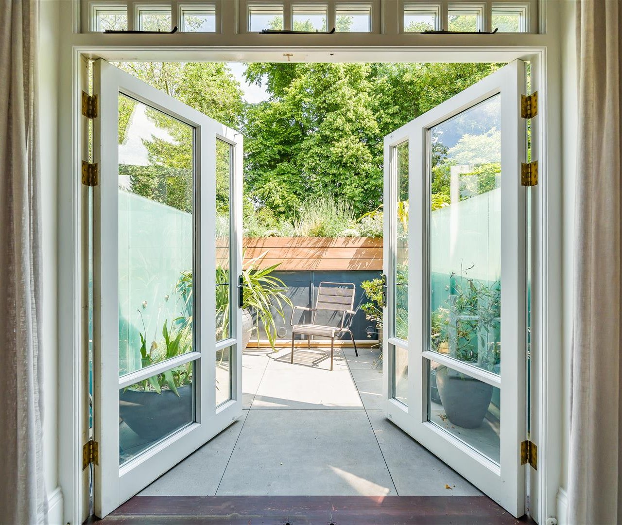 Bracknell Gardens Hampstead NW3 7ED