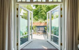 Bracknell Gardens Hampstead NW3 7ED