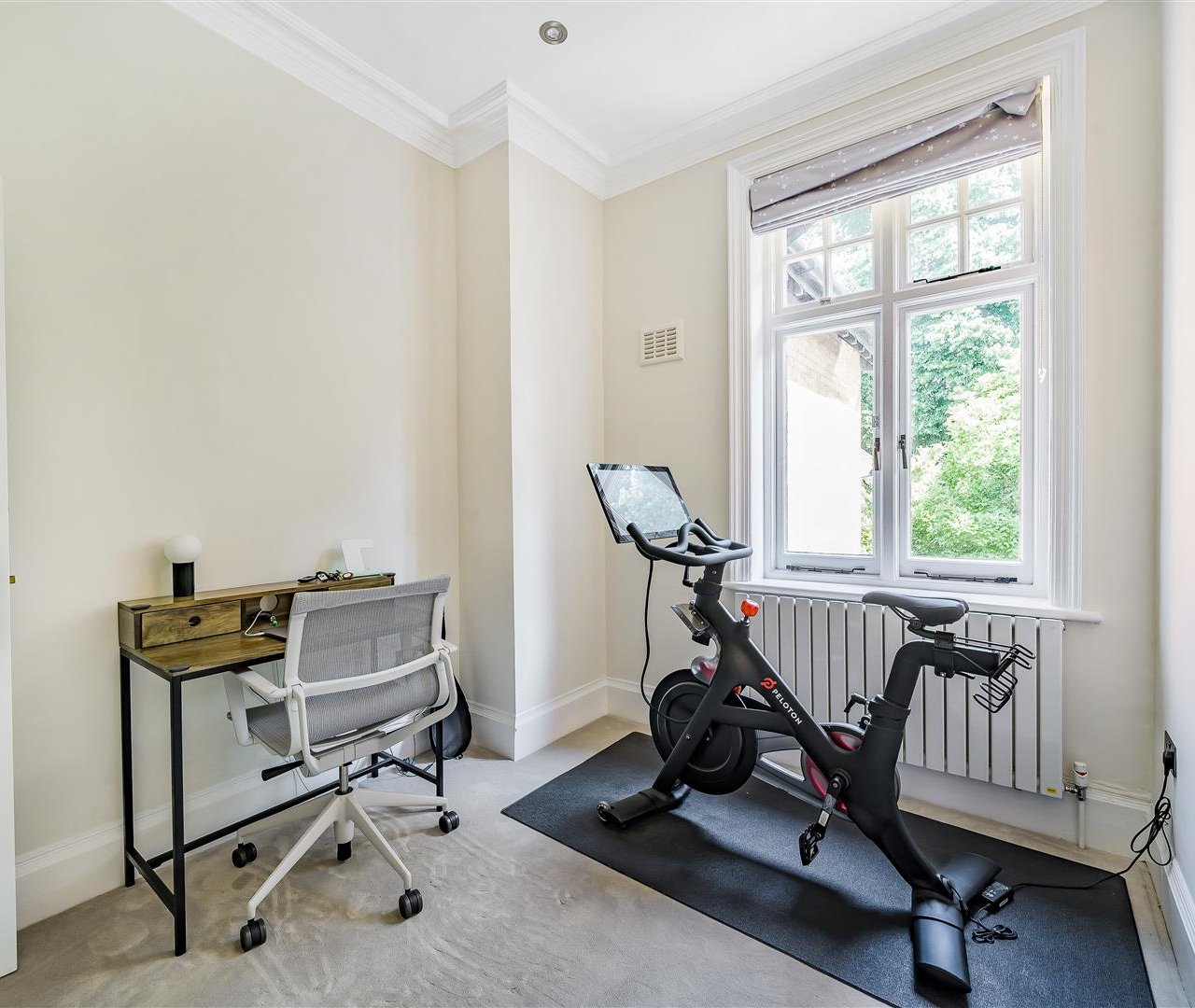 Bracknell Gardens Hampstead NW3 7ED