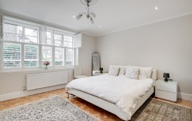 Frognal Lane Hampstead NW3 7EA