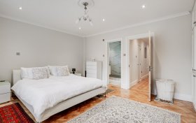 Frognal Lane Hampstead NW3 7EA