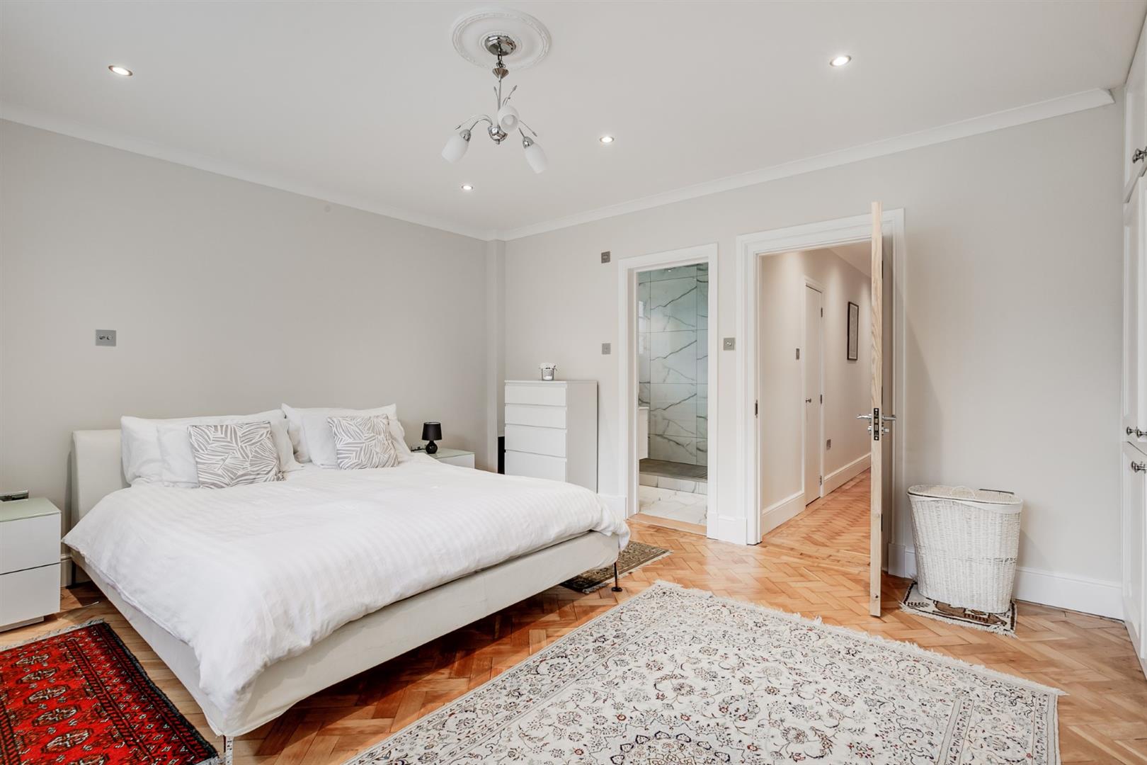 Frognal Lane Hampstead NW3 7EA