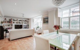 Frognal Lane Hampstead NW3 7EA