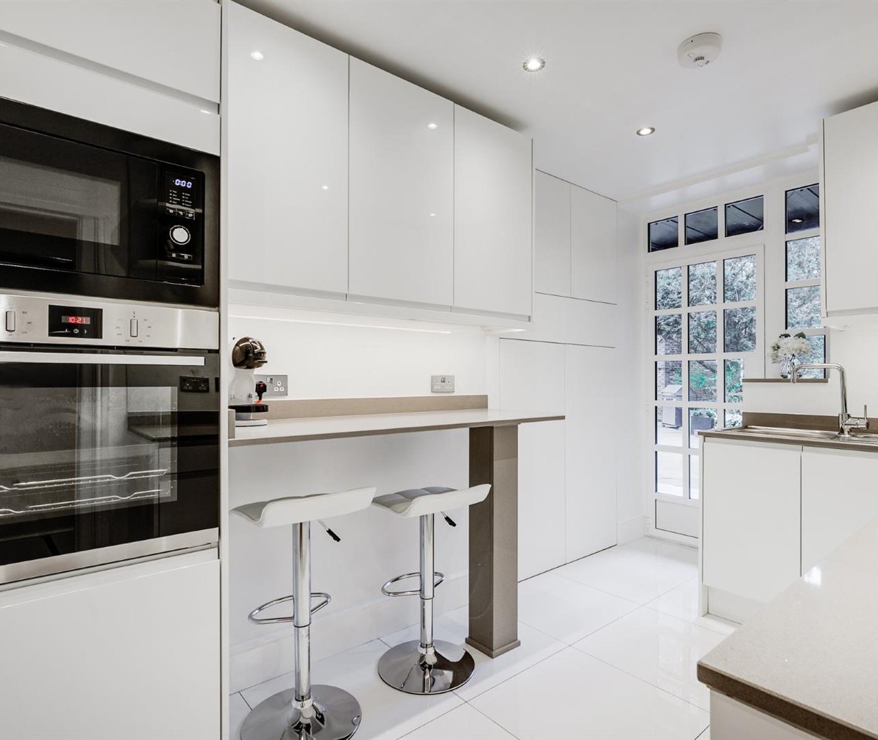 Frognal Lane Hampstead NW3 7EA