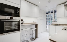 Frognal Lane Hampstead NW3 7EA