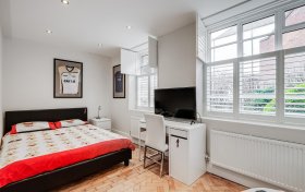 Frognal Lane Hampstead NW3 7EA